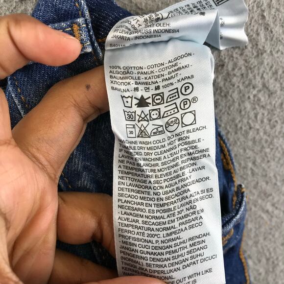 New Levi’s Premium Women Deconstructed Hem Denim Skirt in Halfsies size 24 - Picture 12 of 13